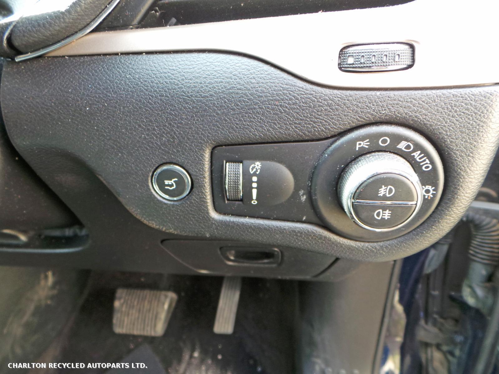 View Auto part L Door Mirror JEEP CHEROKEE 2016
