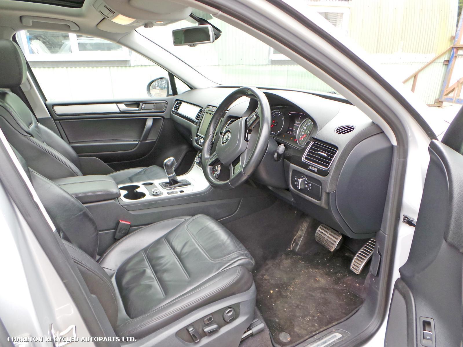 View Auto part RR Lower Control Arm VOLKSWAGEN TOUAREG 2013