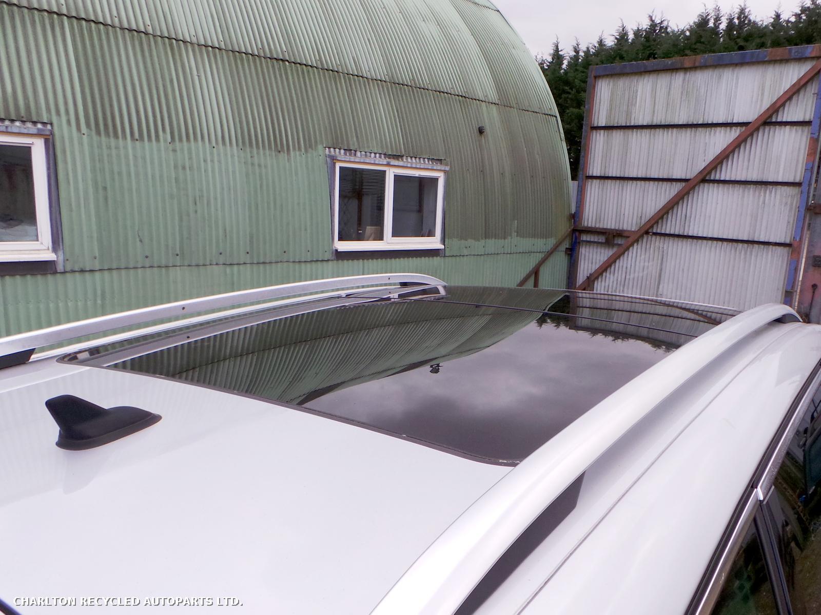 View Auto part RR Lower Control Arm VOLKSWAGEN TOUAREG 2013