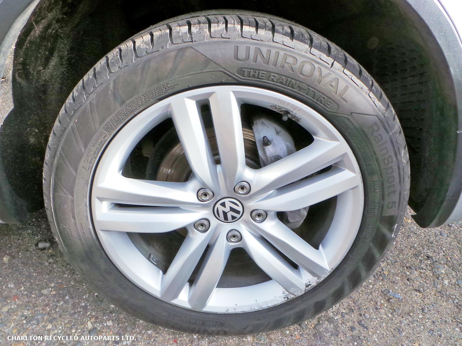 View Auto part RR Lower Control Arm VOLKSWAGEN TOUAREG 2013