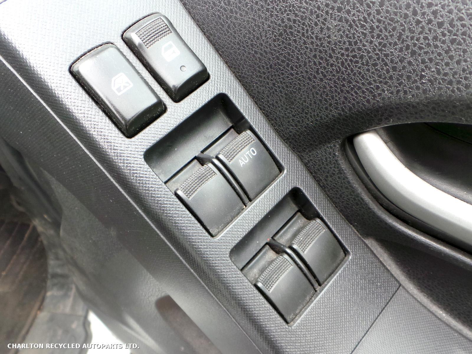 View Auto part L Front Door ISUZU D-MAX 2012