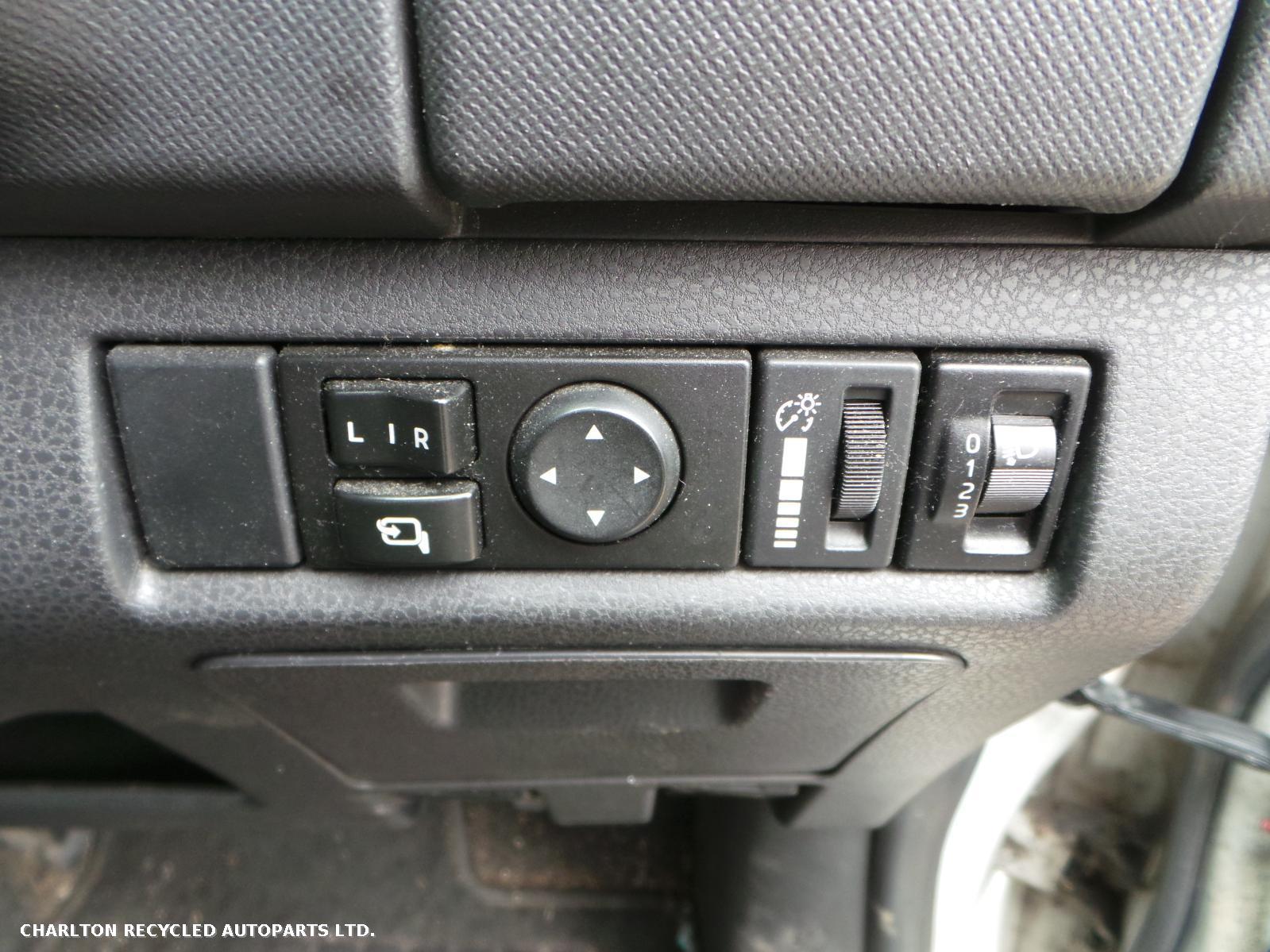 View Auto part L Front Door ISUZU D-MAX 2012