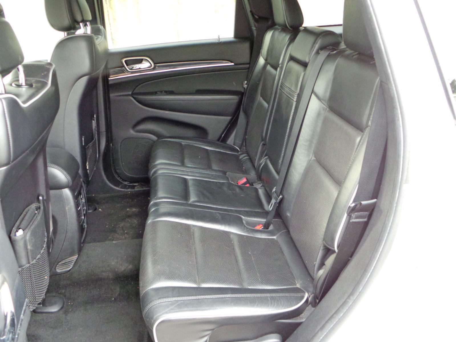 View JEEP GRAND CHEROKEE 2013 5 Door Estate Breaking