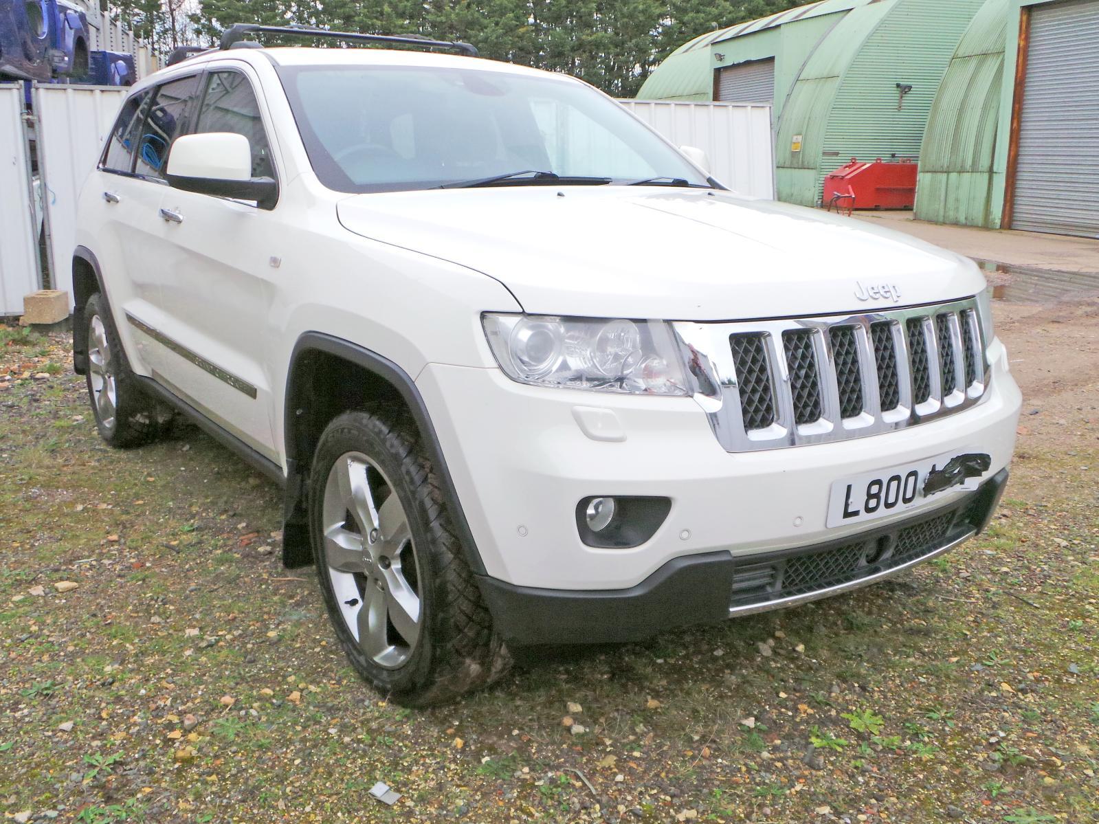 View JEEP GRAND CHEROKEE 2013 5 Door Estate Breaking