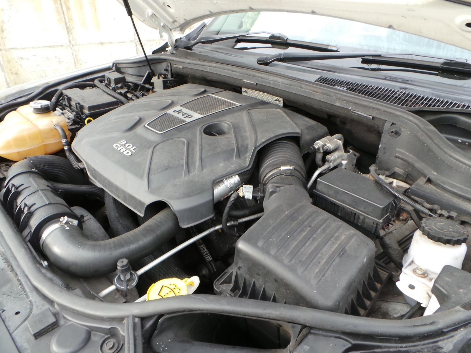View JEEP GRAND CHEROKEE 2013 5 Door Estate Breaking