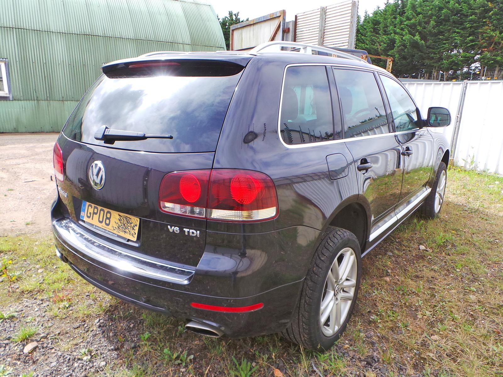 View VOLKSWAGEN TOUAREG 2008 5 Door Estate Breaking