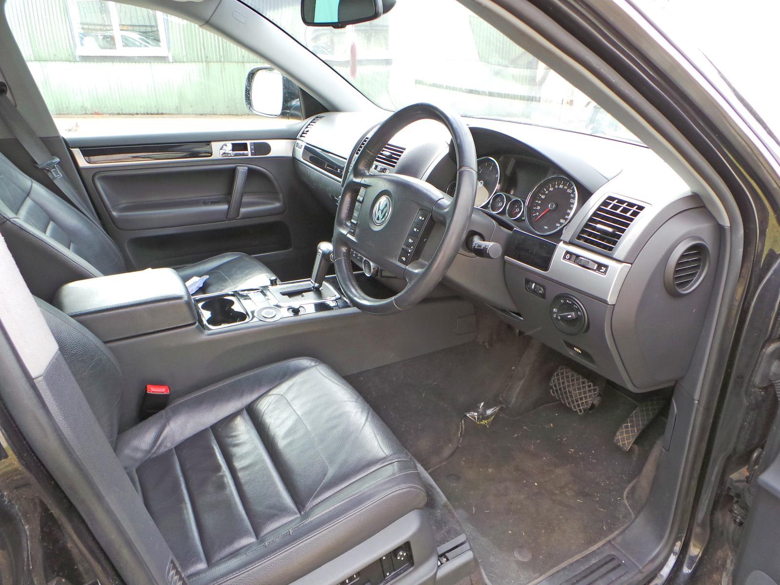 View VOLKSWAGEN TOUAREG 2008 5 Door Estate Breaking