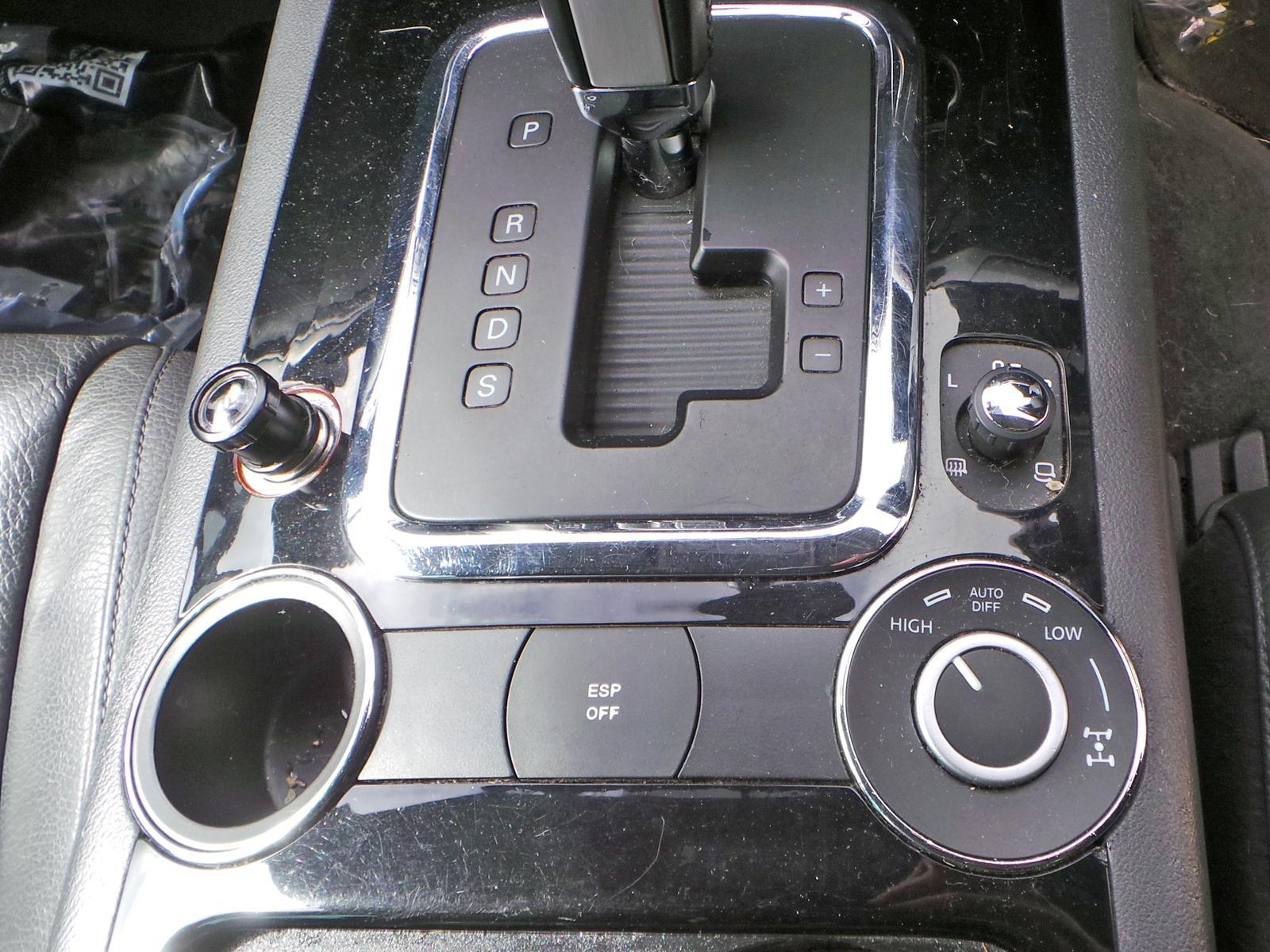 View VOLKSWAGEN TOUAREG 2008 5 Door Estate Breaking
