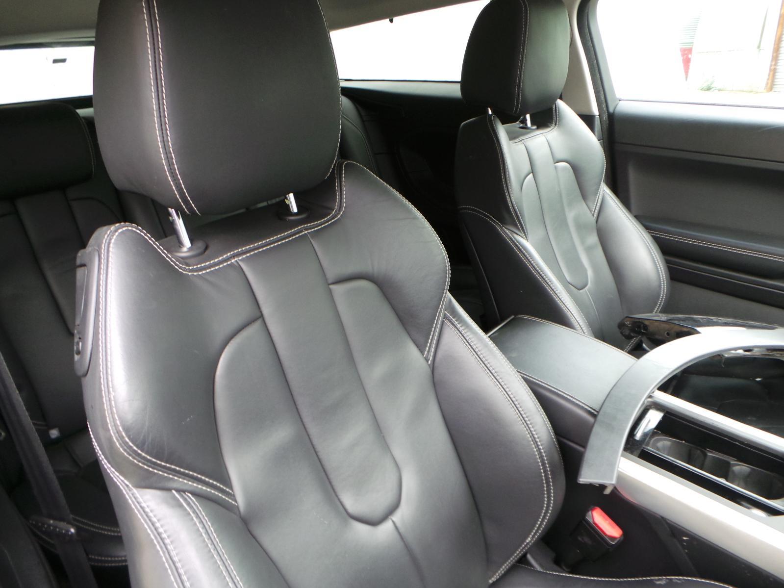 View LAND ROVER RANGE ROVER EVOQUE 2012 3 Door Coupe Breaking
