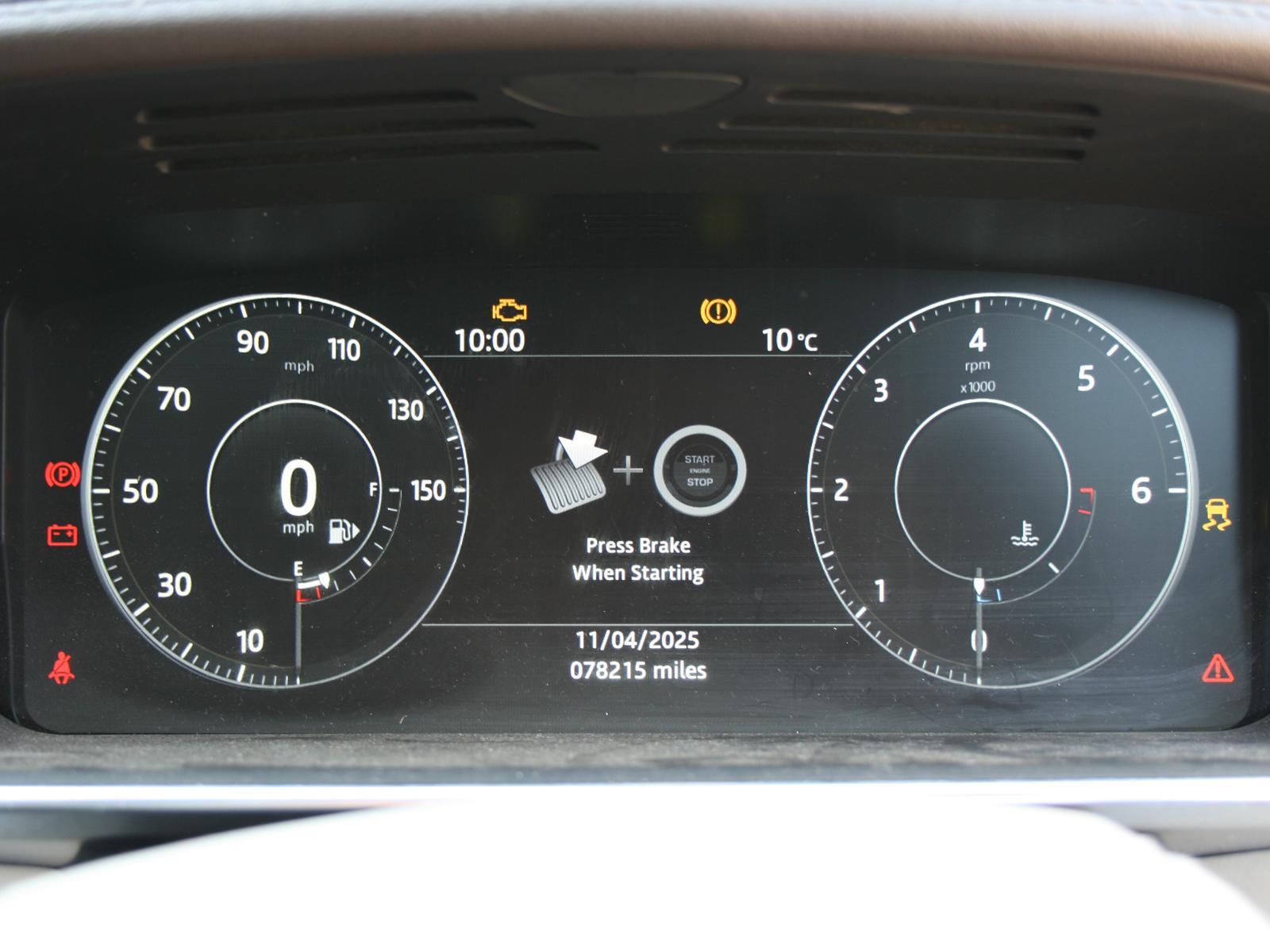 View LAND ROVER RANGE ROVER 2017 5 Door Estate Breaking